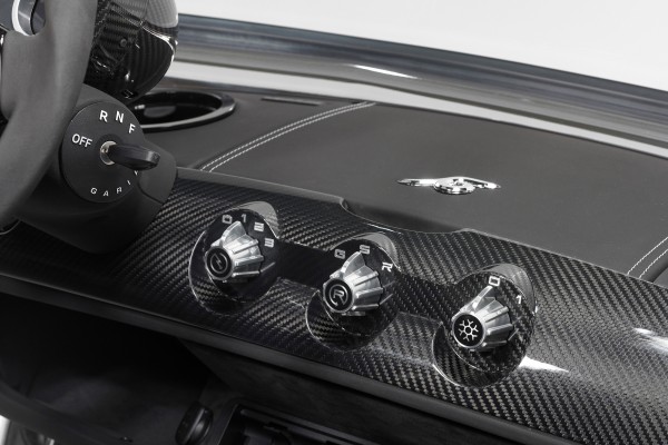 Garia-Mansory-Prism5dashboardknobs.jpg